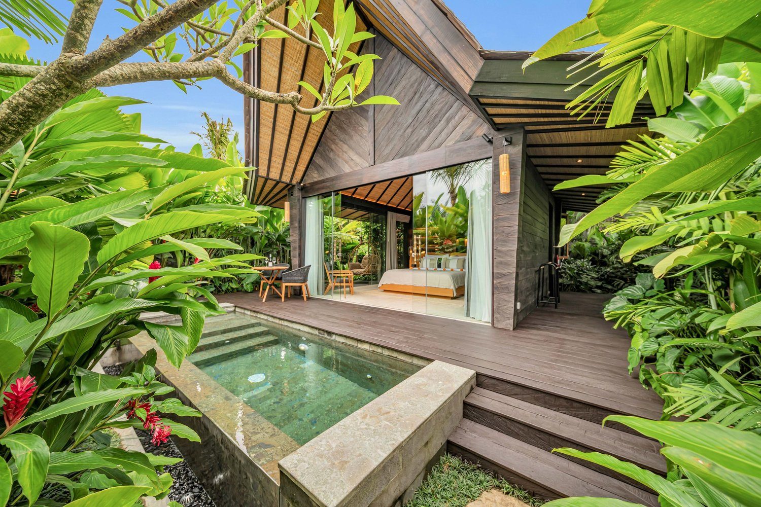 Garden pathway between the villas at Desa Hay