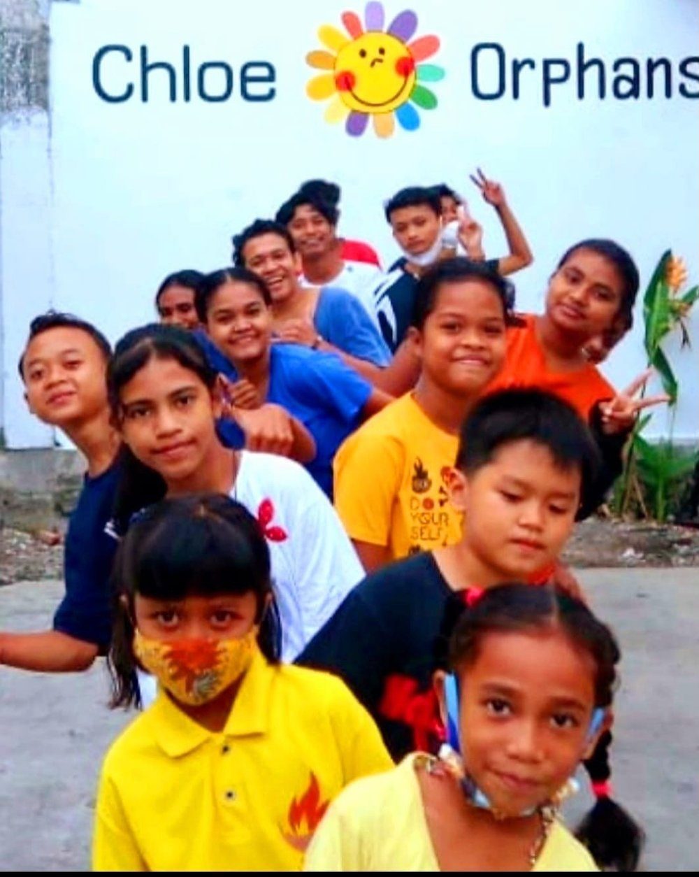 Children supported by the Desa Hay Scholarship Fund
